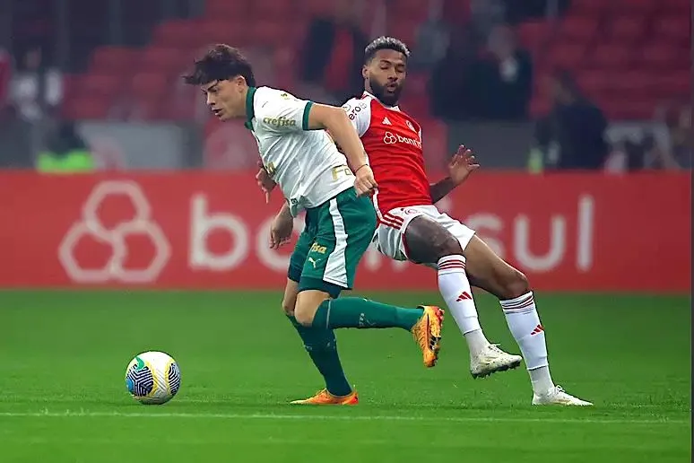 Palmeiras Ends Internacional’s Unbeaten Run, Takes Provisional Lead in Brazil’s Top Flight