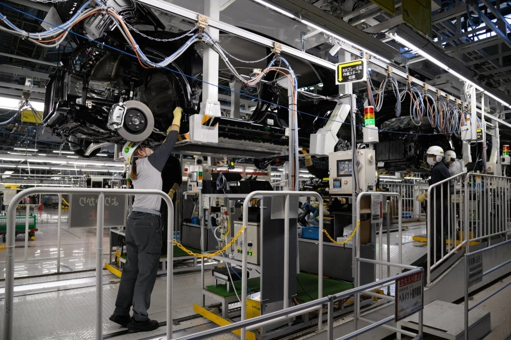 Japan's Manufacturing Contraction Accelerates Amid Persistent Domestic and Global Pressures