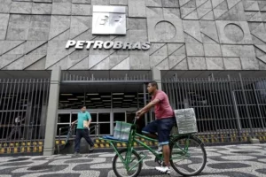 Oil Price Jitters Drag Brazil’s Energy and Mining Giants Down