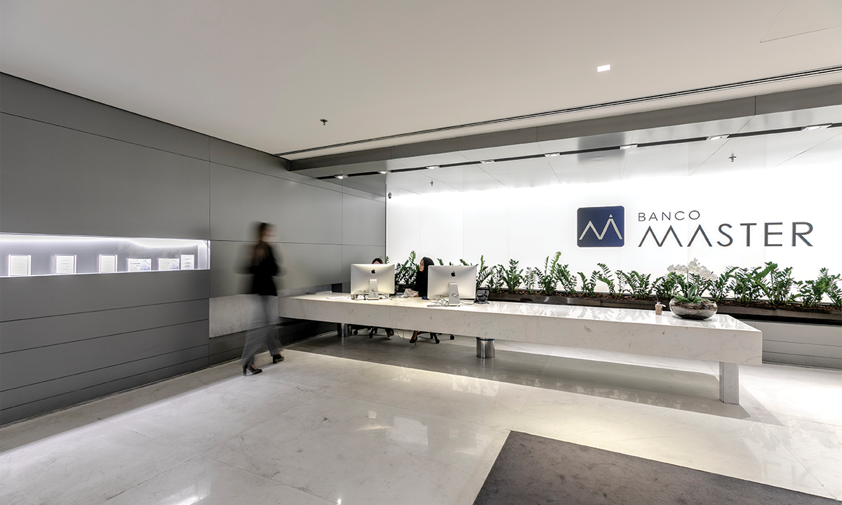Banco Master Doubles Profit to R$1 Billion in 2024 Amid Strategic Acquisitions