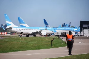 Argentina’s Nationwide Strike Grounds Flights and Disrupts Economy