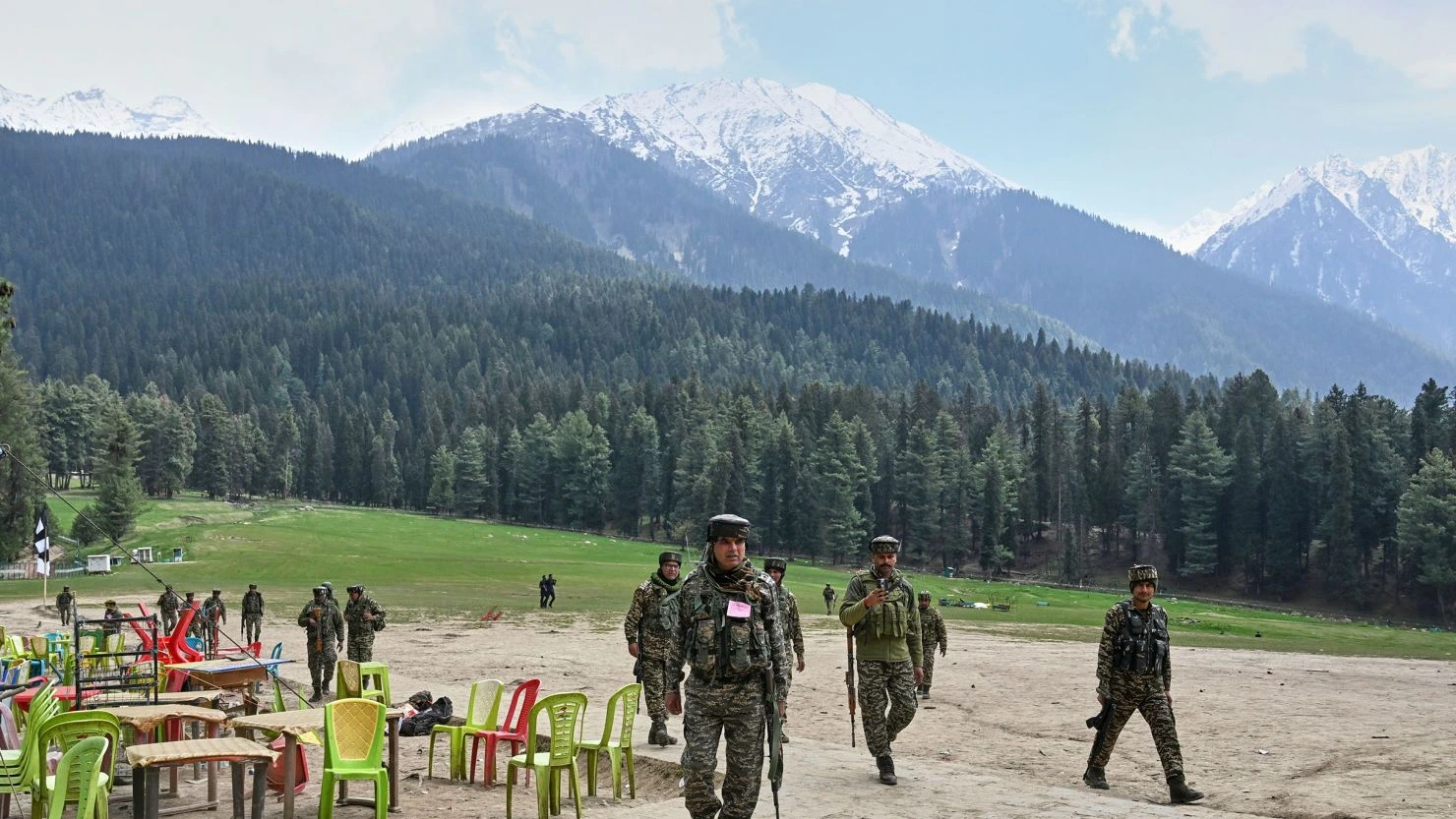 Tourist Massacre in Kashmir Fuels Diplomatic Crisis and Economic Risks for India and Pakistan