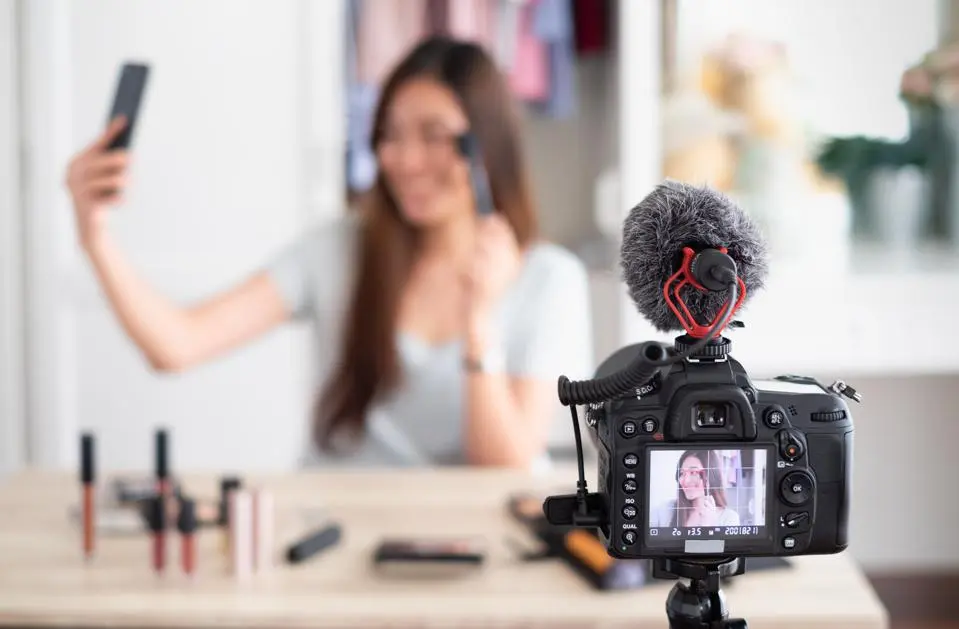 Only 9% of Brazilian Influencers Earn a Living from Content Creation