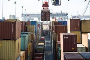 Trump Sets June Deadline for 50% EU Tariffs as Markets Plunge