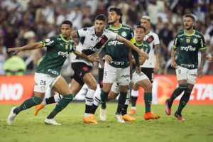 Financial Powerhouse Palmeiras Defeats Struggling Vasco with Roque's First Goal