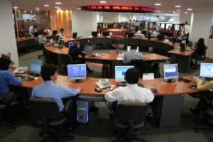 Colombian Stocks Fall 0.50% as Banking Sector Drags Market Lower
