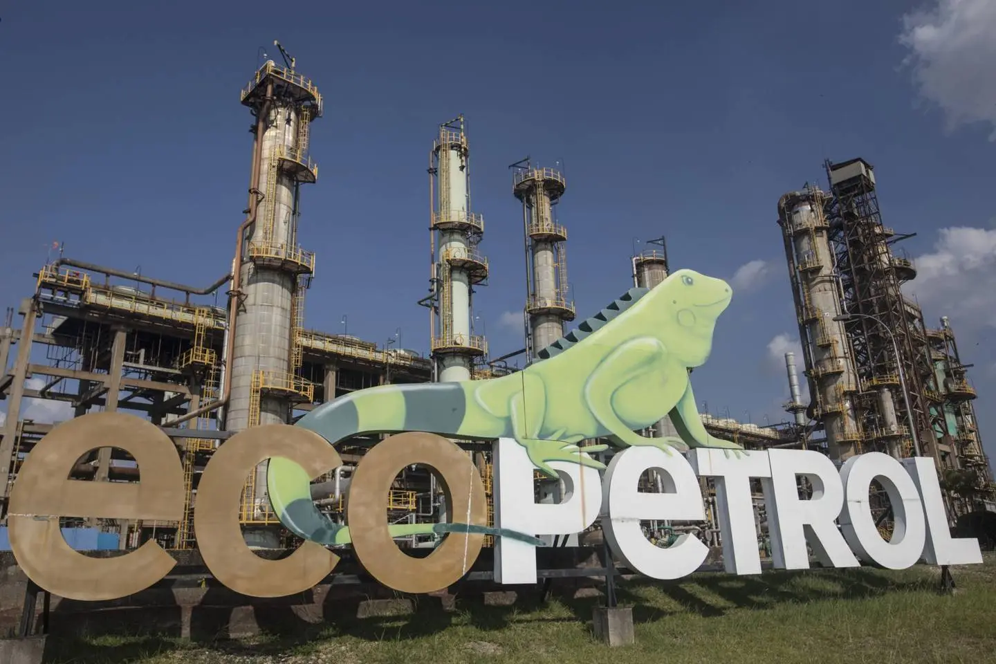 Ecopetrol Profit Falls Sharply as Margins Tighten Under Global Pressures