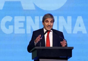 Argentina Unlocks Private Dollar Savings to Boost Growth