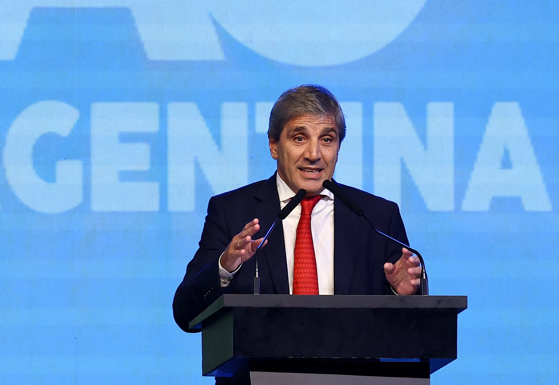 Argentina Unlocks Private Dollar Savings to Boost Growth