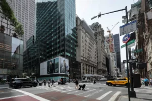 U.S. Q1 Profit Drop of 42% Reflects Business Preparations Ahead of Policy Shifts