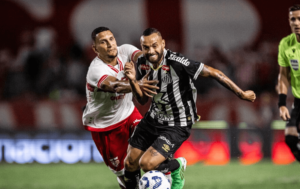 Santos Breaks Winless Streak Against Vitória in Tight Brasileirão Clash