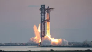 SpaceX’s Starship Test Reveals Progress and Persistent Hurdles in Moon Race