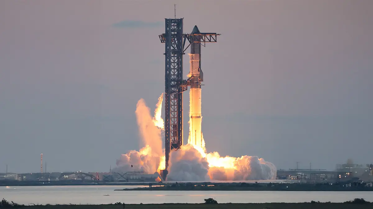 SpaceX’s Starship Test Reveals Progress and Persistent Hurdles in Moon Race