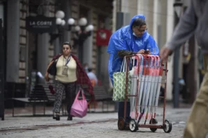 Uruguay's Poverty Measures Expose Gaps Between Growth Narratives and Lived Realities