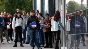 Eurozone Unemployment Holds at Record Low 6.2% While Economic Risks Loom