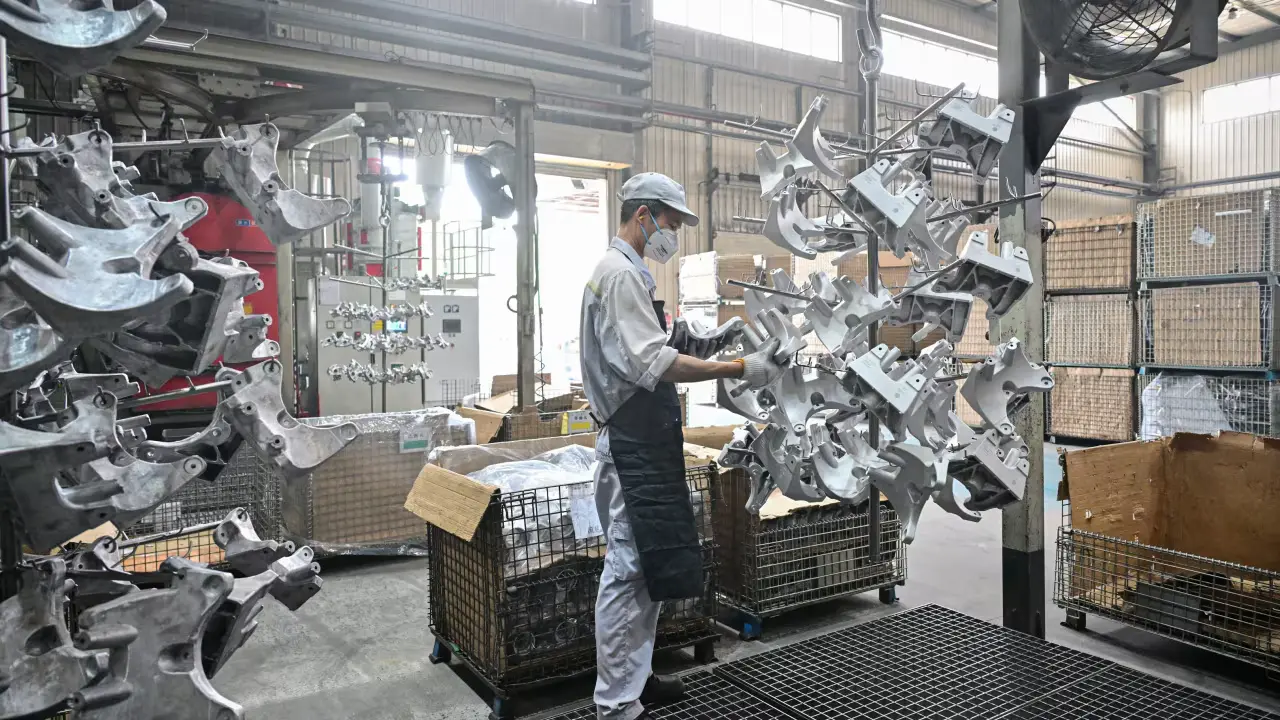 China’s Industrial Profits Rise 3% as Trade Conflict Expose Data Trust Gaps
