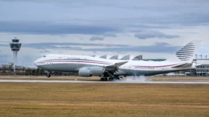 Qatar’s Luxury 747 to Trump Tests Legal Limits of Presidential Gifts