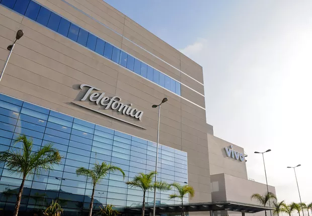 Postpaid and Fiber Drive 18.1% Earnings Growth for Telefônica Brasil in Q1 2025
