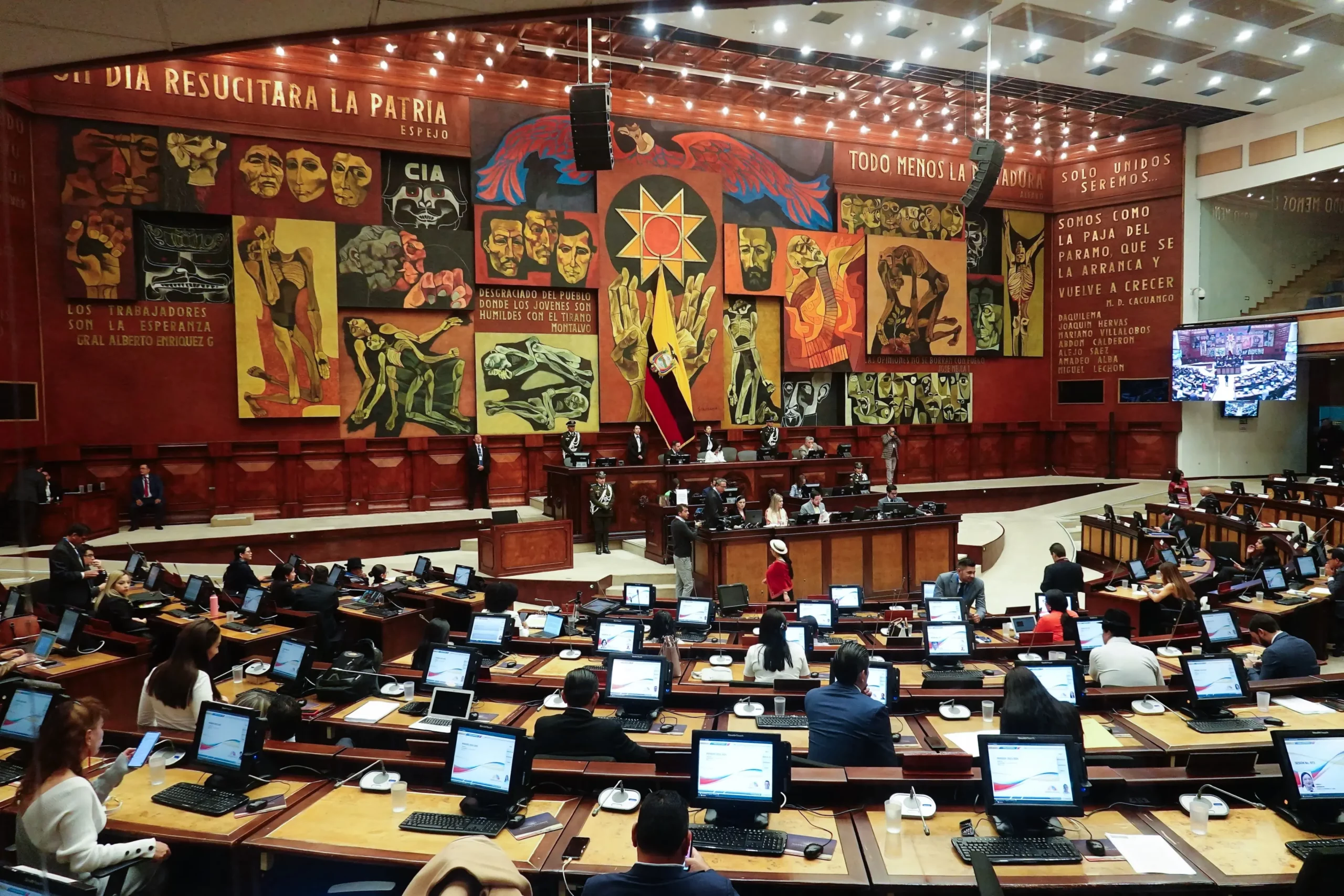 New Ecuador Law Lets Government Spy Without Oversight