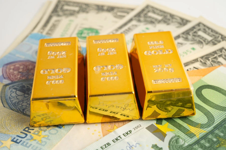 Gold Overtakes Euro as Central Banks’ Second-Largest Reserve Asset