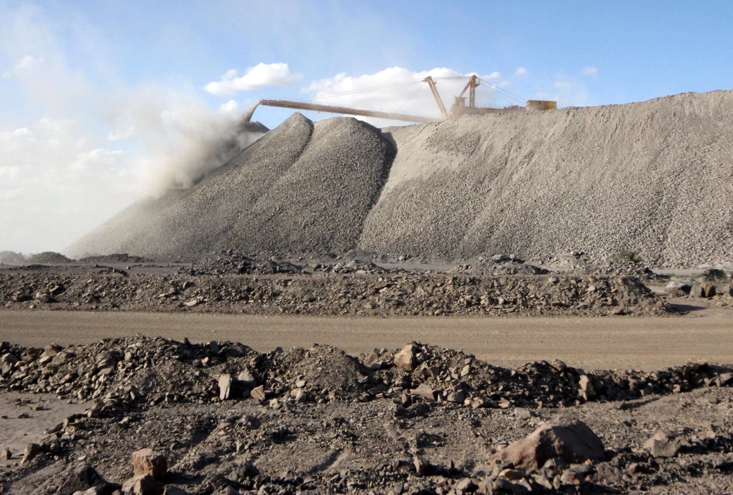 U.S. and China Face Off in London Over Rare Earth Minerals and Supply Chains