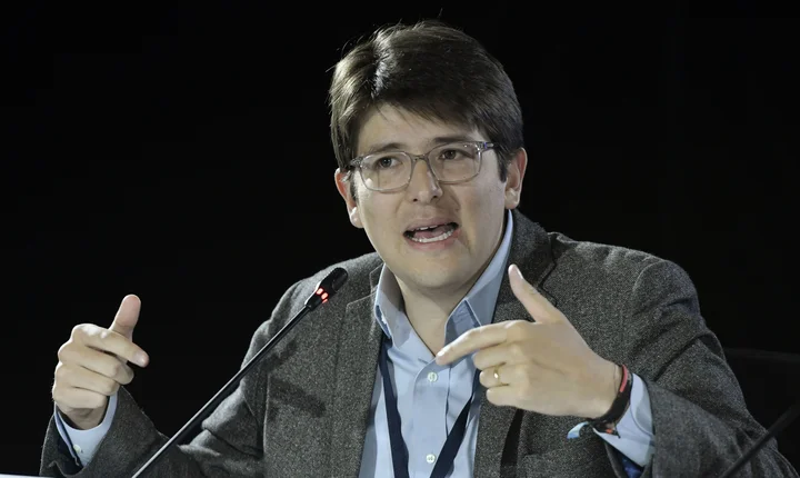 Colombia Faces Political Turmoil After Shooting of Leading Presidential Candidate Uribe