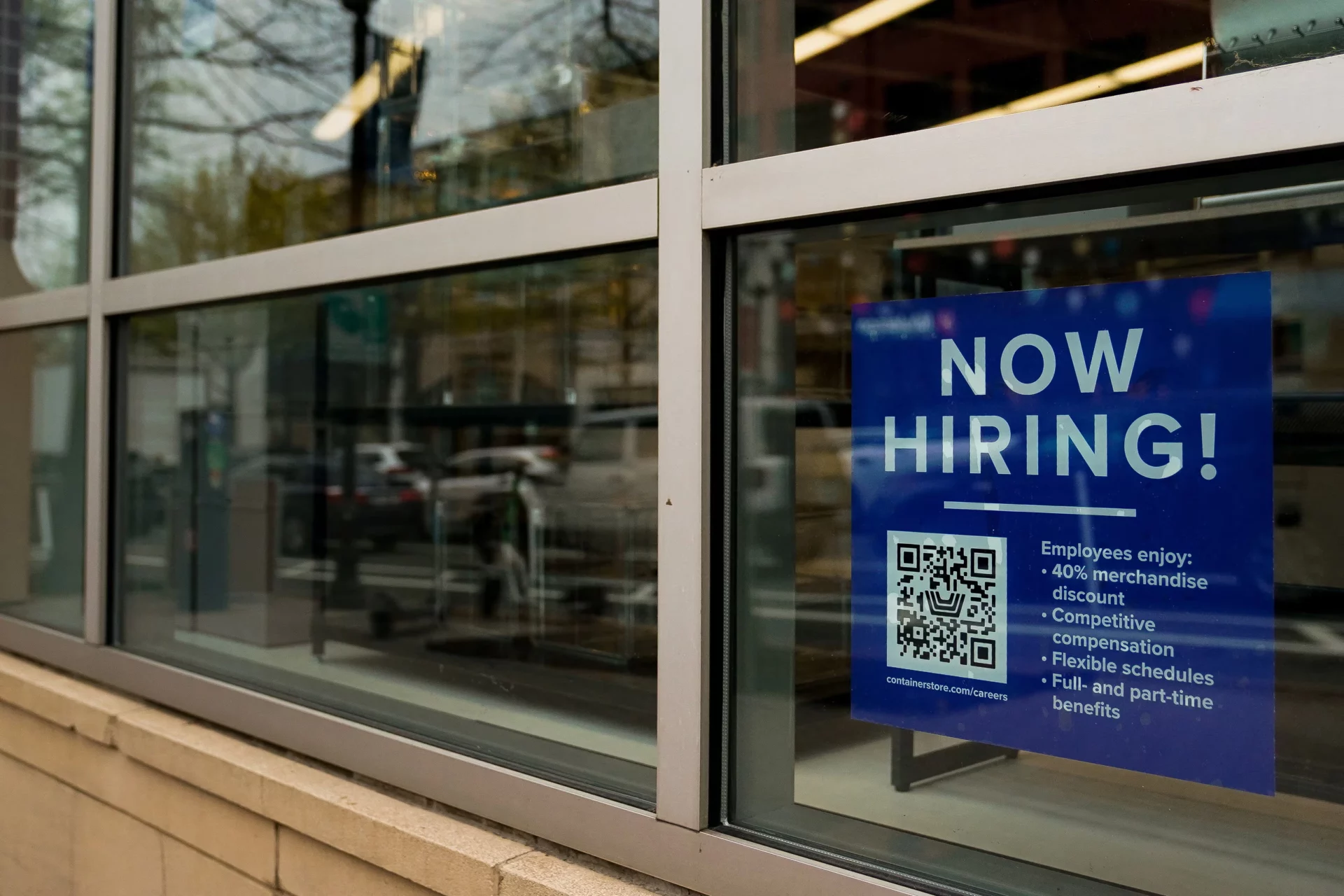 U.S. Job Market Thrives with Soaring Wage Increases