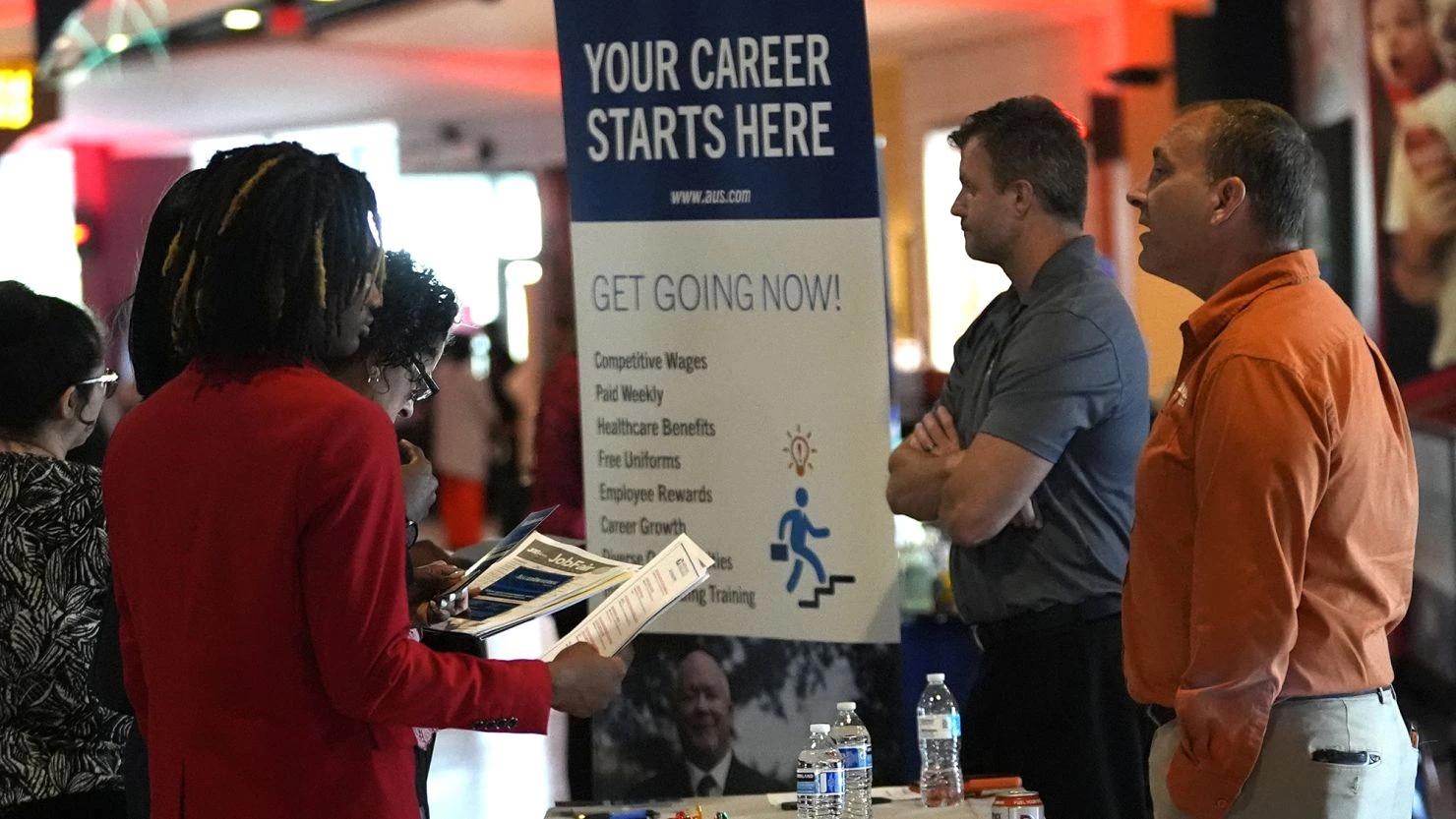 Jobs Hold Steady in the U.S. but Friction Grows as Unemployment Claims Rise