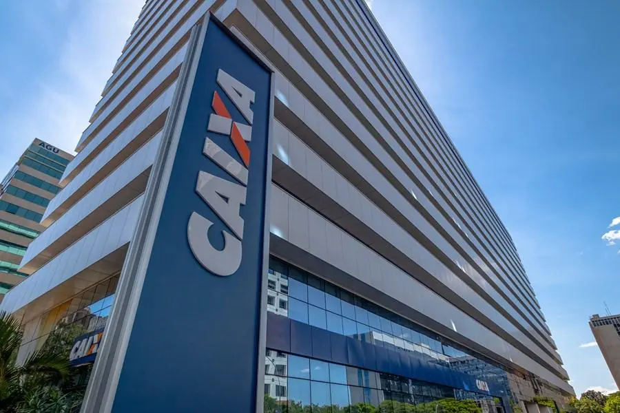 Caixa’s Robust Lending Fuels Profit Jump, But Operational Headwinds Emerge in Q1 2025