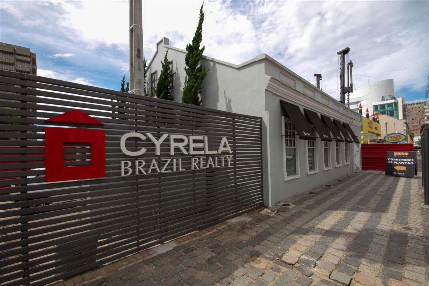 Cyrela’s Major Land Deal with Tecnisa Signals Shifting Fortunes in São Paulo Real Estate