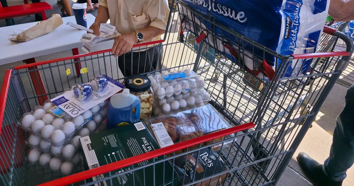 U.S. Inflation Slips to 2.3% in May, Tariff Impact Limited as Gasoline Prices Drop