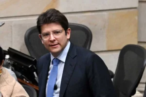 Petro’s Repeated “Nazi” Accusations Against Opposition Raise Questions After Shooting of Uribe Turbay