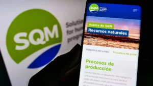 Chile's SQM Responds to Lithium Downturn with Largest Workforce Reduction in Years