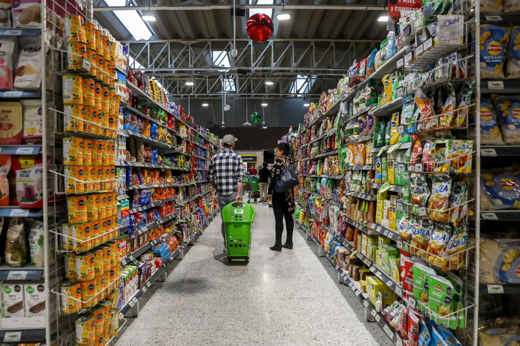 Colombia’s Inflation Eases but Risks Remain for 2025