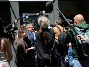 French Police Raid on Largest Opposition Party: Rising Populists Face Elite Pressure