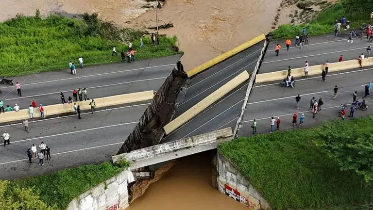 Venezuelan Bridge Collapse Cuts Off Key Communities and Exposes Wider Risks