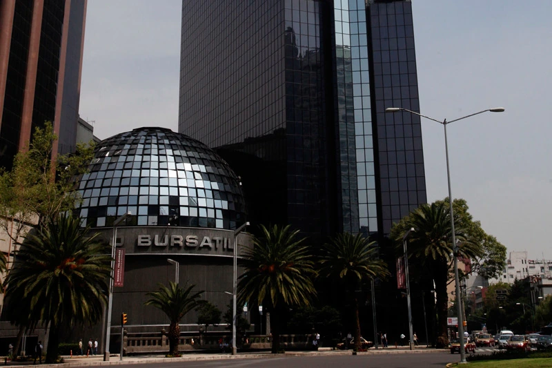Momentum Fades for Mexican Stocks: Technical Indicators Reveal Cautious Outlook
