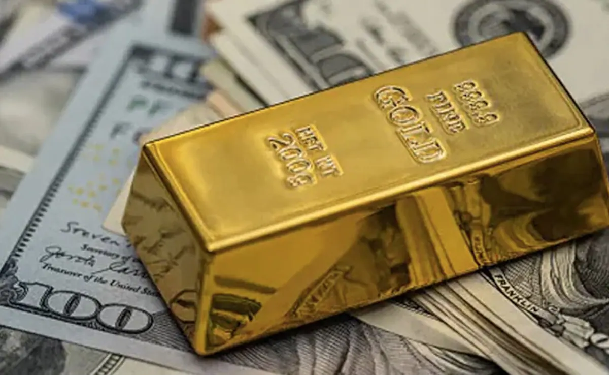Gold Takes Center Stage as Central Banks Pull Back from the Dollar