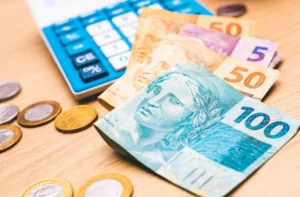 Brazil’s High Interest Rates May Finally Drop as Banks See Signs of Change