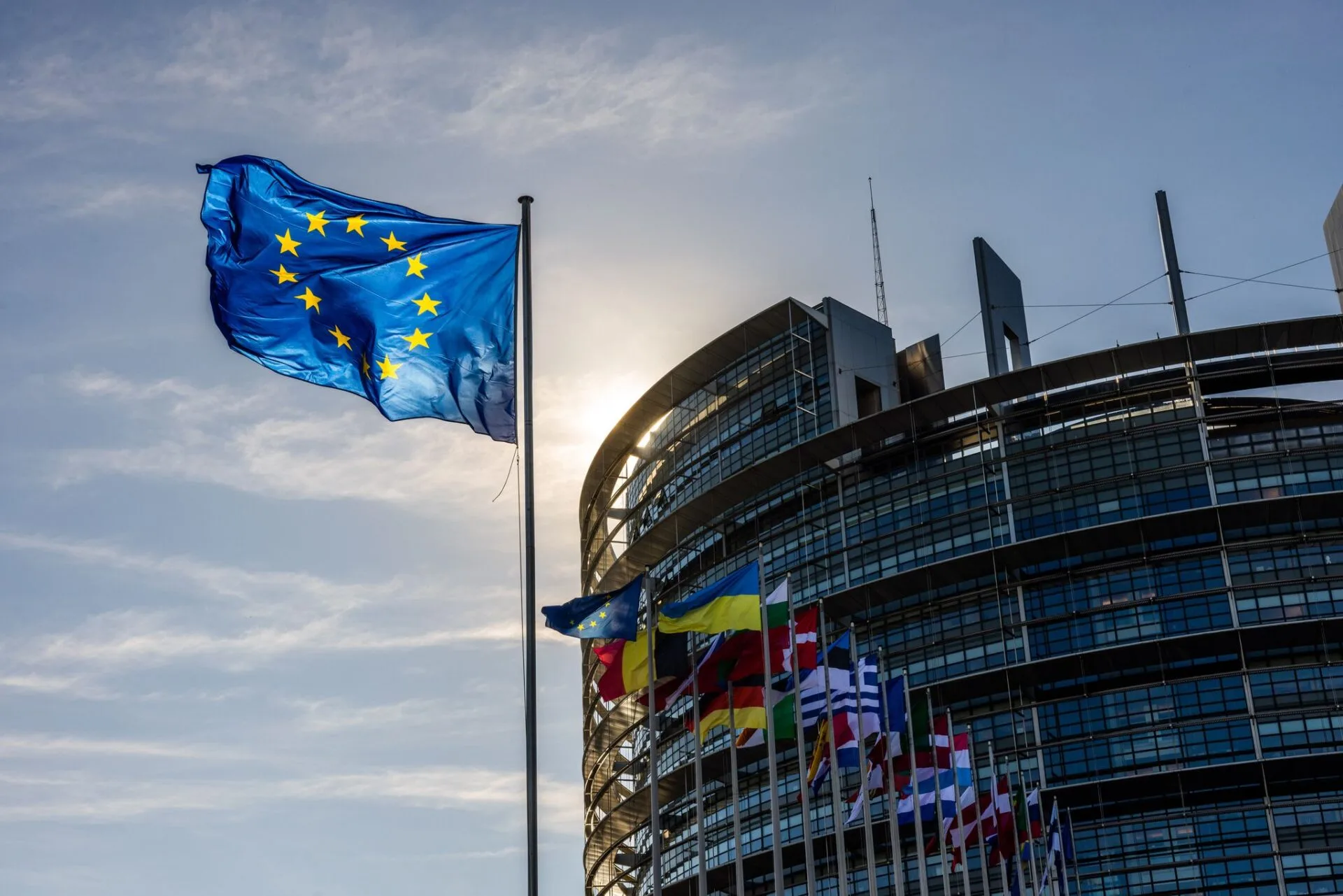 Europe’s Slow July: Solid Jobs, Mild Inflation, Warning Signs for Business