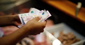 Argentina’s Inflation Falls, But Economic Pain Still Runs Deep