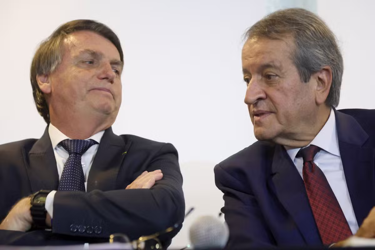 Trump Cast as Bolsonaro’s Last Shield as Brazil’s Supreme Court Tightens Grip