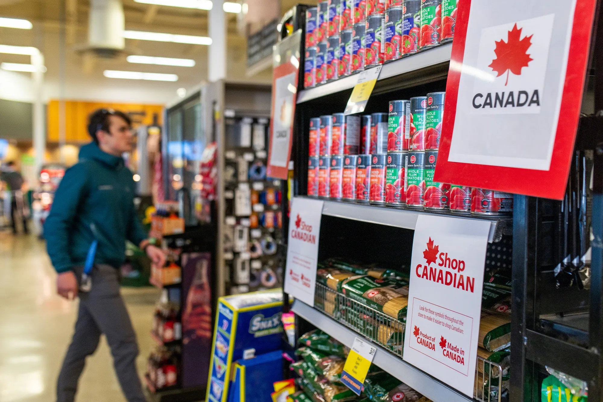 Canada’s Inflation Slows to 1.7% in July as Fuel Costs Fall, Core Pressures Hold