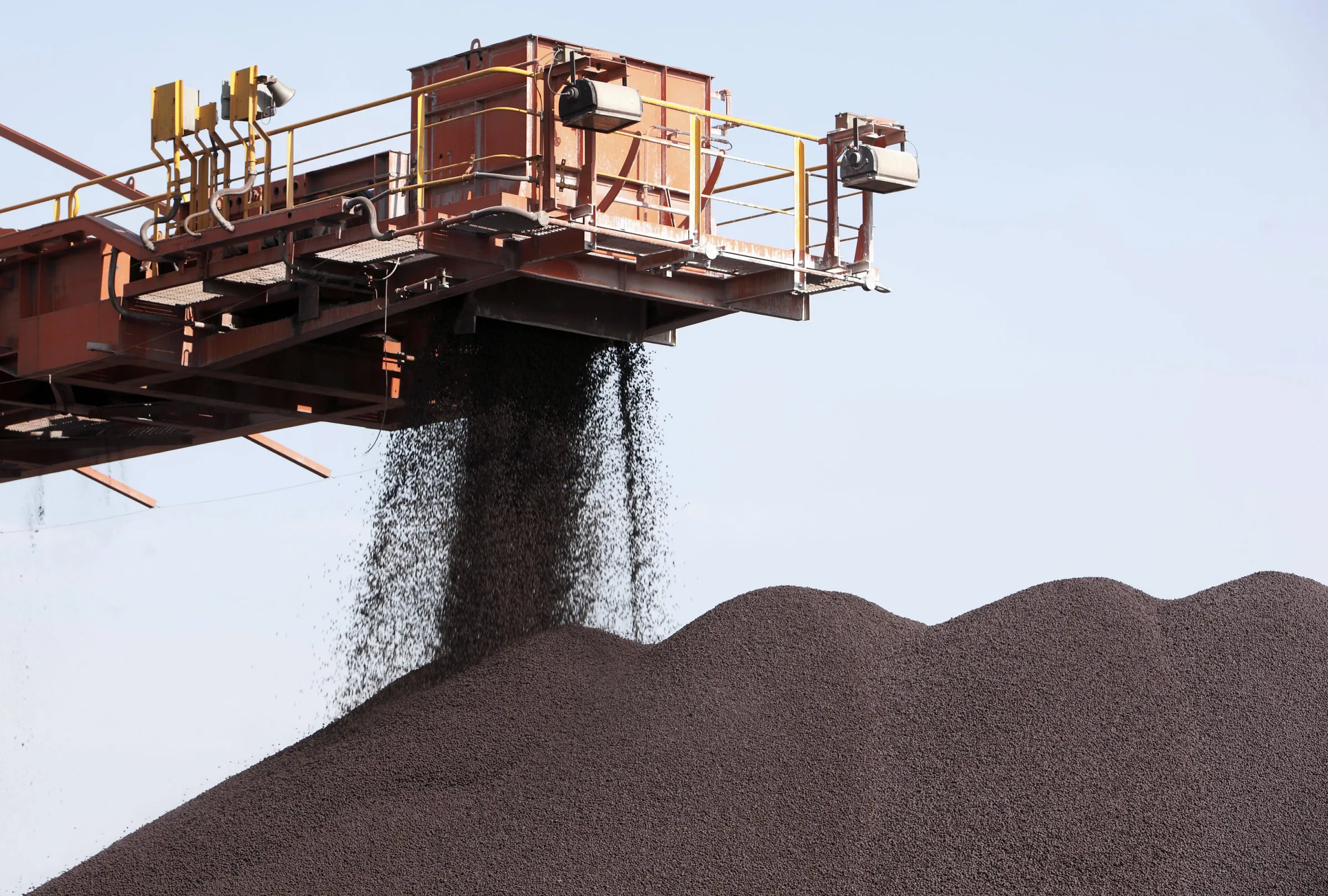 Iron Ore Prices Stall at $99 as China’s Slowdown Dims Global Steel Demand