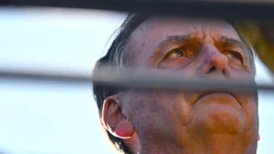 Bolsonaro Family’s Election Hopes Fade as Court Orders Ex-President into Home Confinement