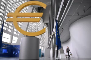 Europe’s Tepid Growth Hides Risks as Industry Falters