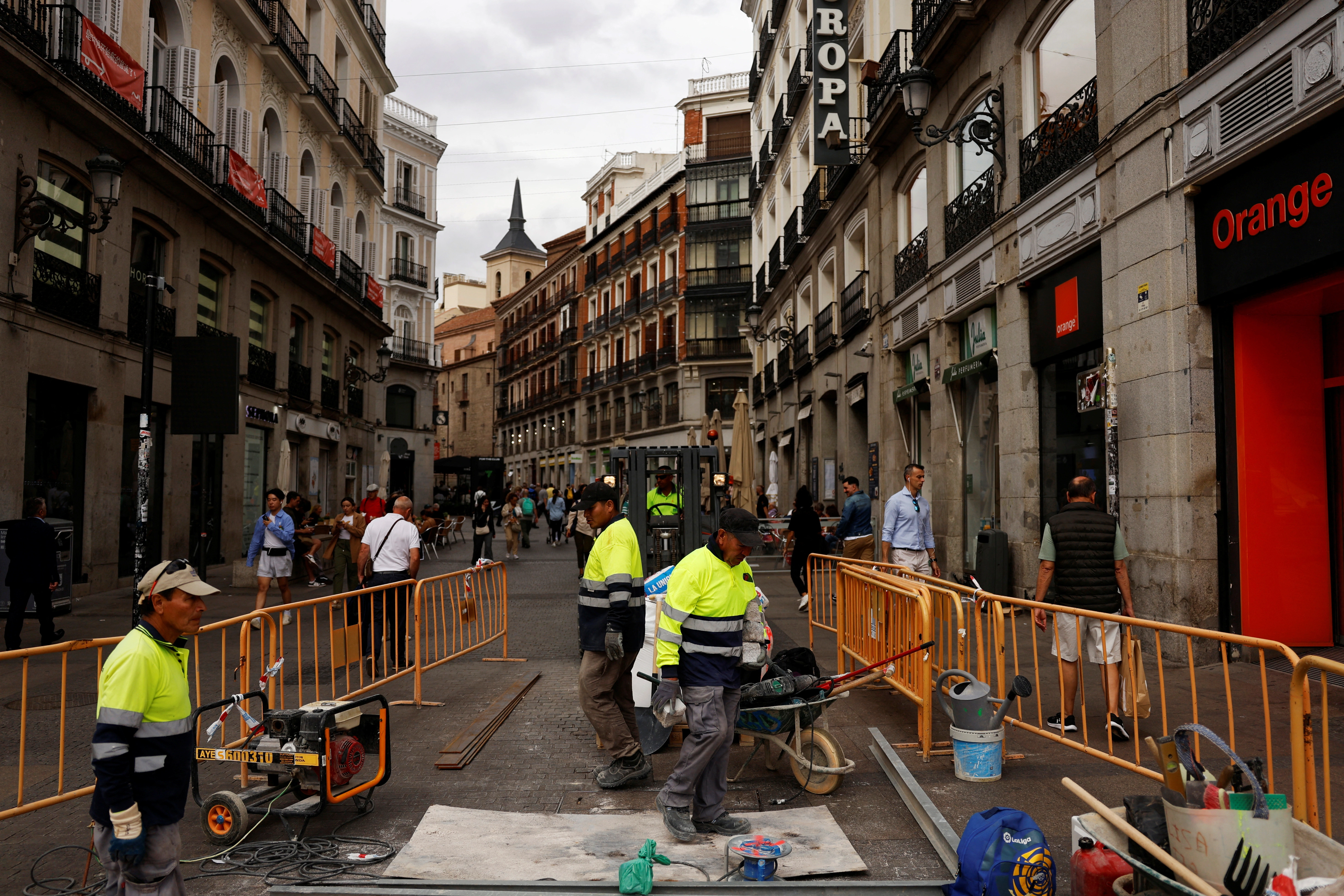 Spain Turns to Latin America as Retirements Create 3.5 Million Worker Gap