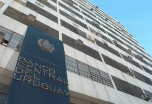 Uruguay Keeps Cutting Rates as Inflation Nears Target