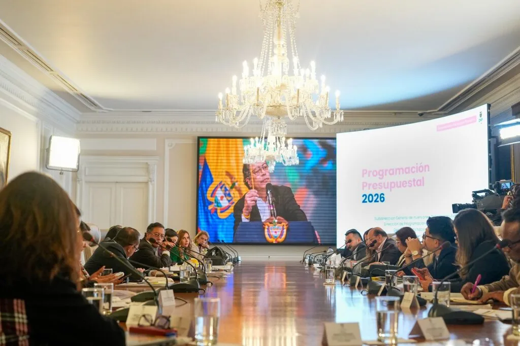 Colombia’s Budget Squeeze: Debt Soars, Tough Choices Loom