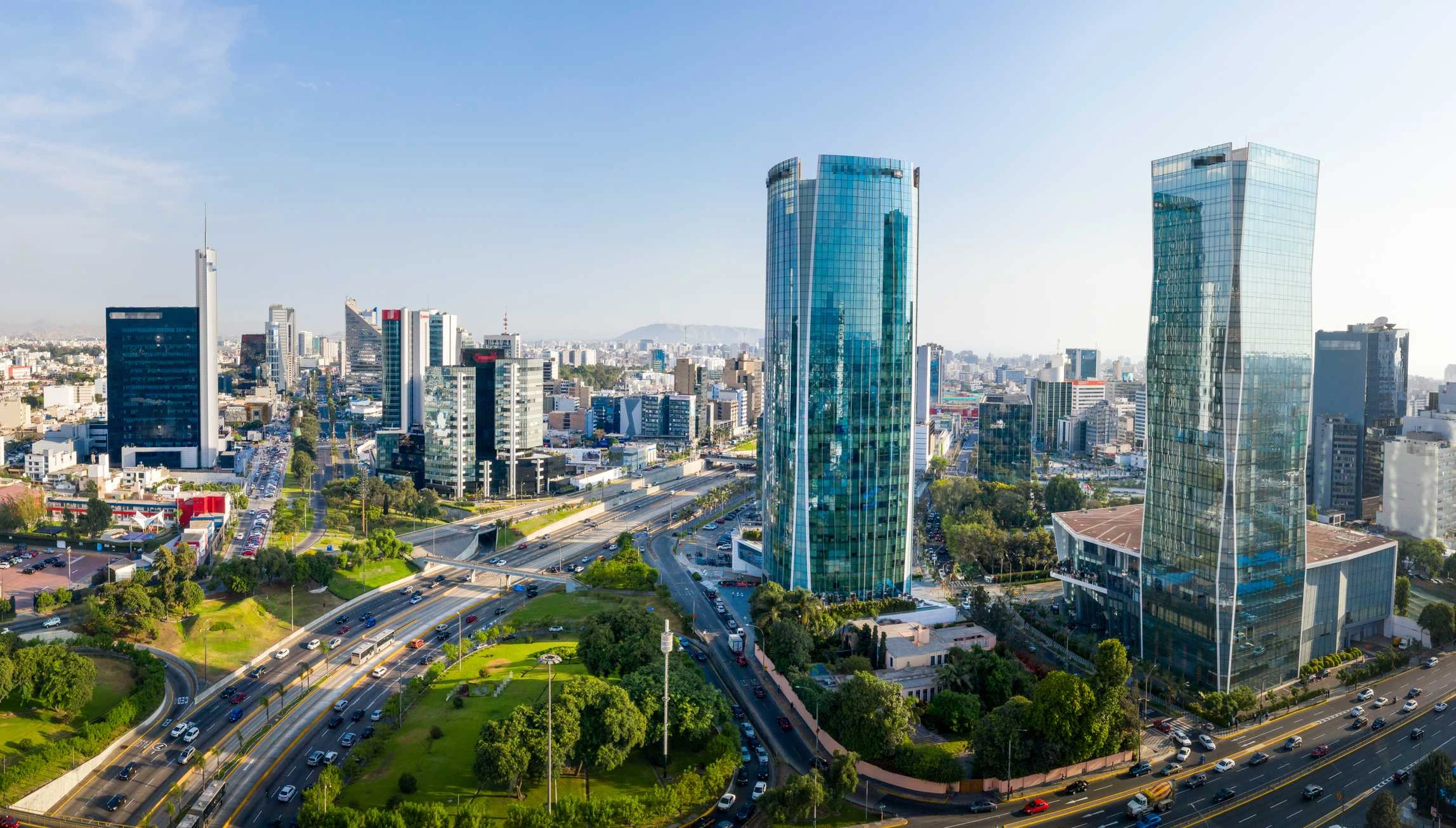 Peru’s Economy Grows 4.52% in June 2025, Local Sectors Lead